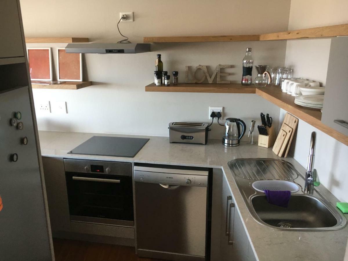 Breathtaking Views, Brand New Renovated Apartment Kapstaden Exteriör bild